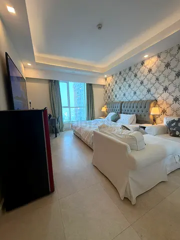 Spacious room in Dubai Marina