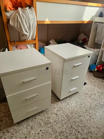 Pair of white wood 3-drawer bedside cabinets / drawer units - good condition
