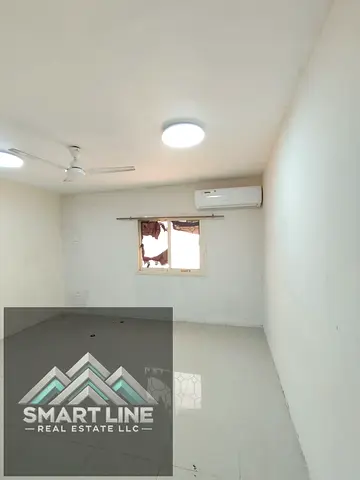 BIG OFFER 2BHK WITH SIPLAT AC OUTSIDE FREE PARKING AVAILABLE RENT ONLY 29K