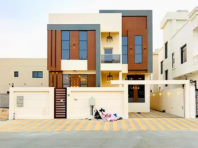 Majlis and living room, 6 master bedrooms, 8 bathrooms, maid's room with bathroom, fully equipped main kitchen, two floors and a roof