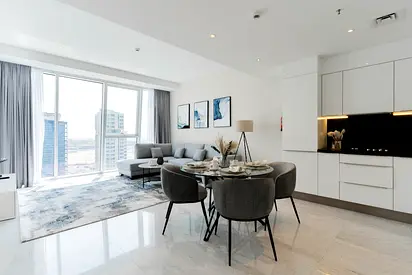 Stylish Unit l Canal View l Bright and Cozy