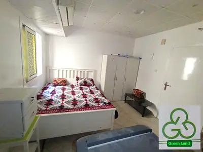 FURNISHED STUDIO MONTHLY AVAILABLE RENT 1500 FAMILY BULDING SPLIT AC