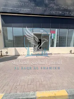 Warehouse in Industrial Area 4, 5,000 sq. ft., main road, 2 doors, fitted showrooms, 20KW power, 2 b