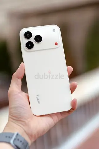 Nubia V80 Design
