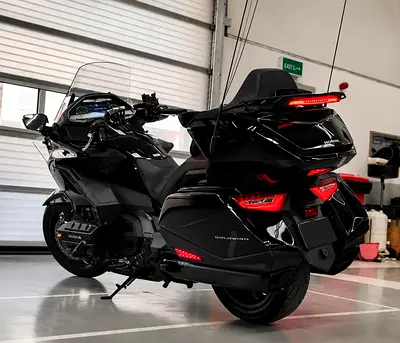 Goldwing 2019 GCC Spec, full accessories 30000km ONLY