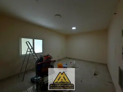 فرصة ممتازة للسكن في استوديو بمساحة كبيرة ومريحة في منطقة النخيل بعجمان، في موقع استراتيجي بالصف الثاني من كورنيش عجمان، يجمع بين القرب من البحر وسهول