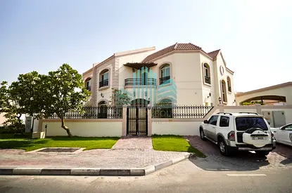LUXURIOS 4 PLUS MAID VILLA WITH PRIVATE POOL | CLOSE TO BURJ AL ARAB