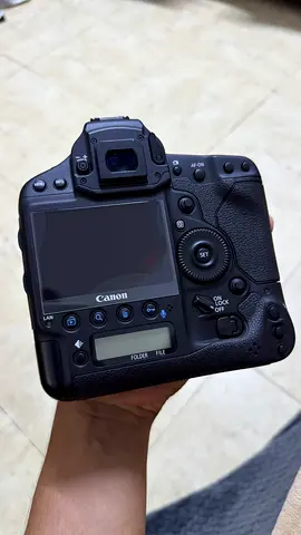 Canon 1Dx body (pro handheld) - used, good condition