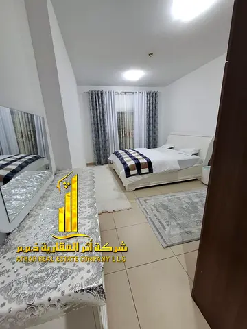 شقة فاخرة للإيجار الشهري – غرفة وصالة مع بلكونه اطلاله مميزه مفروشة بالكامل فرش جديد سوبر ديلوكس مع مطبخ مجهز بالكامل بأحدث الأجهزه