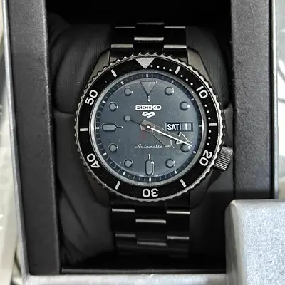 Seiko Stealth Black with Extra Accessories
