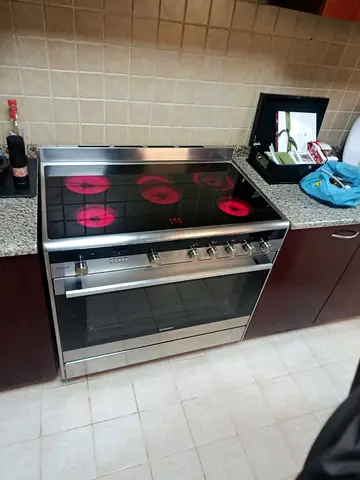 Siemens IQ700 full electric digital cooking range Sam like new condition 90cm