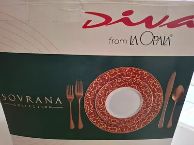 Diva Sovrana Dinner Plates Set (La Opala) - New in Box.