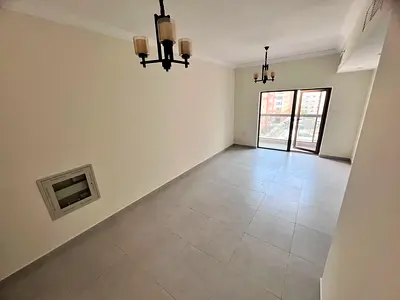 اول ساكن - جيم مجاني - اكبر مساحات - غرف ماستر - خزائن حائط - بلكونه اطلاله مفتوحه - ستور - تكيف مركزي - موقع مميز