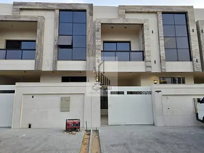 فيلا مميزة بالحليو من المالك مباشرة قريبه بجميع الخدامات