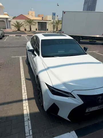 صورة مصغرة 10 لـ 2024 Lexus IS-SERIES