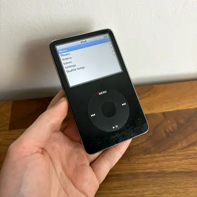 Apple iPod Classic 5th Generation – 60GB