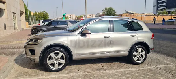 2015 Volkswagen Touareg Highline Plus - GCC Specs - FULL VW SERVICE ONE OWNER