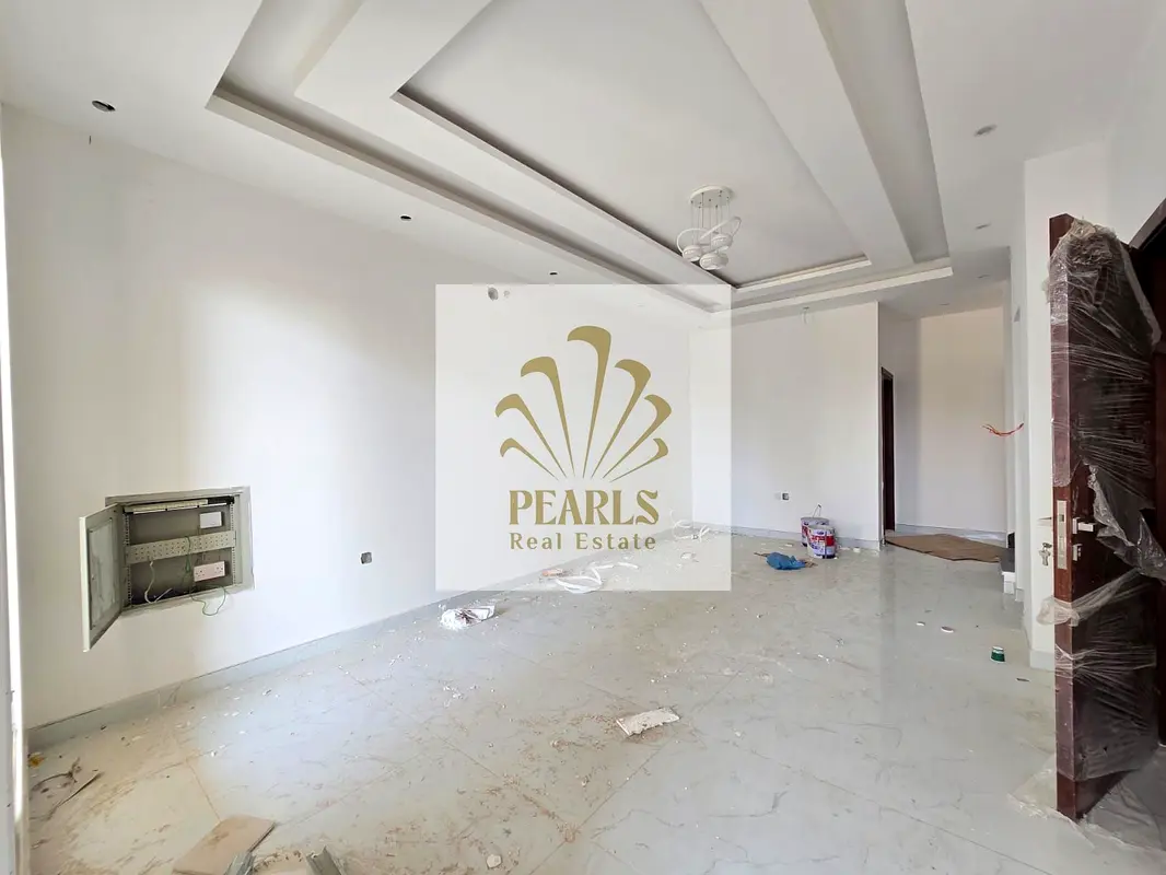 Villa for annual rent in Al Zahia 5 bedrooms, a majlis, and a living room Ground floor, first floor, and roof terrace Price: 85,000 (fixed), payable i