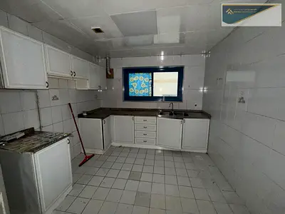 HOT OFFER ! FULLY SPACIOUS 1BHK 2 WASHROOMS SPLIT AC INSTALLED WITH WARDROBES NEAT AND CLEAN BUILDING ONLY FOR FAMILY JUST 27K IN AL QASIMIA