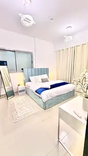 En-suite Master Bedroom - 2 to 3 minutes walk DMCC metro