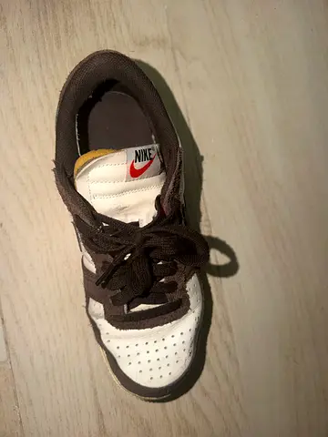 Used Nike white and brown sneaker - good conditions