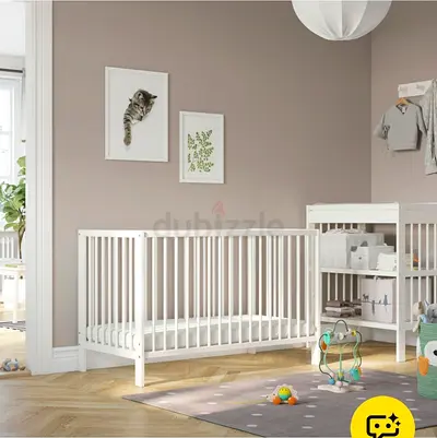 White Wooden Baby Crib with Changing Table (Good as new)