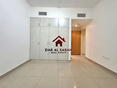 BALCONY WARDROBE _ 4/6 PAYMENTS _ NEAR DUBAI _ F22 BUS STOP