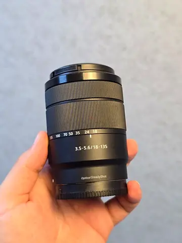 Sony E 18-135mm f/3.5-5.6 OSS Lens