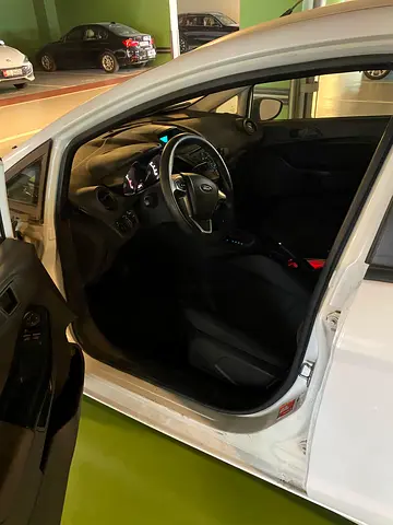 2015 FORD FIESTA 缩略图 2