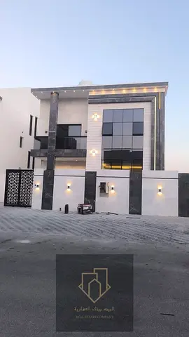 فيلا للايجار 6غرف ماستر مع غرفه خادمه بمنطقه العامره