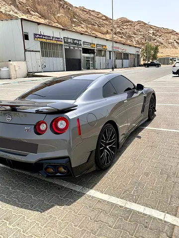 2024 Nissan GT-R — миниатюра 3