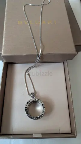 Bvlgari-style circular pendant necklace in sterling silver (with box)