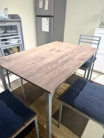 Dining table set
