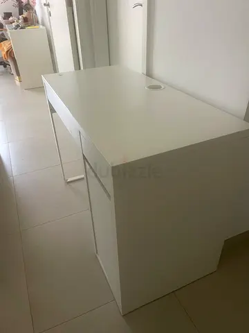 IKEA White modern office desk with cable management hole — good condition