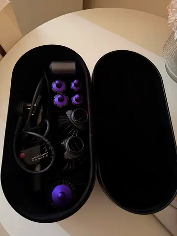 Dyson Airwrap complete set with case - used