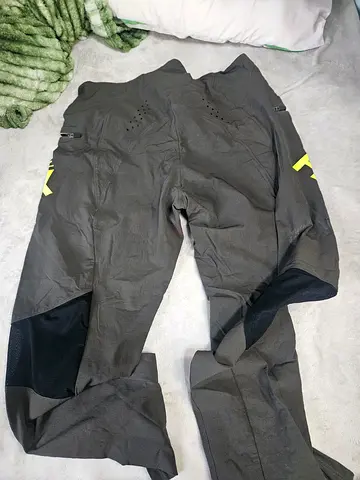 Fox pants size 36