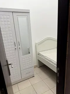 Patition Room Availabie Near Garden Metro Station
