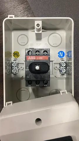 ABB OT16F3 Enclosed Motor Starter / Isolator Switch in Plastic Box