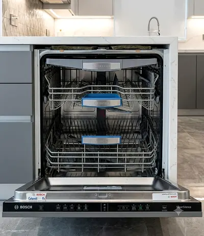 Bosch Built-In Fully Integrated Dishwasher – Good Working Condition