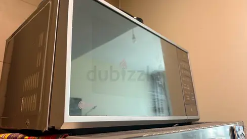 Used countertop microwave oven - good working condition LG brand