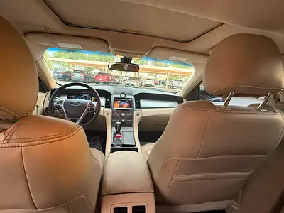 2015 FORD TAURUS 照片 12