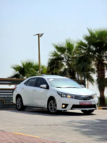 2015 Toyota COROLLA 照片 2