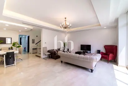 Ensuite Bedrooms | Closed Kitchen | Vacant