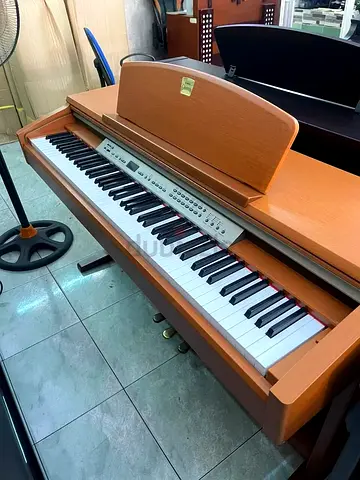 Yamaha Clavinova CLP130C with piano bench. Perfect working. Cash on delivery with warranty.