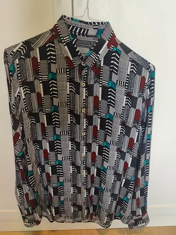 Geometric Pattern Long Sleeve Button-Up Shirt - Size M