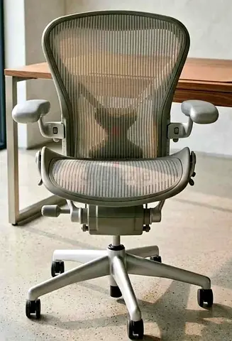 Herman miller Aeron size B silver