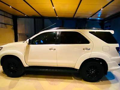 2015 Toyota FORTUNER — фото 9