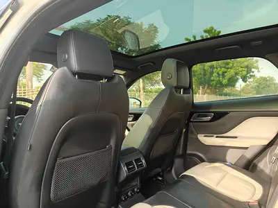 صورة 4 لـ 2017 Jaguar F-PACE