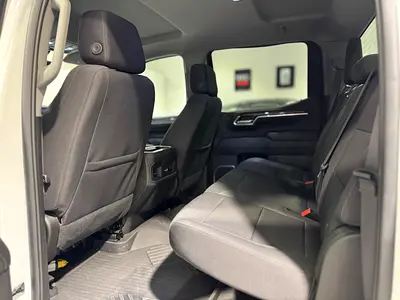 2024 Chevrolet SILVERADO 1500 thumbnail 16