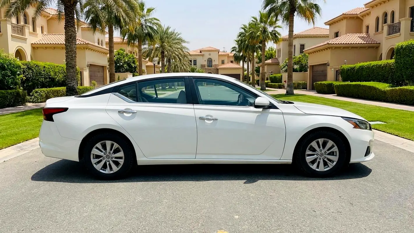 Nissan Altima 2023